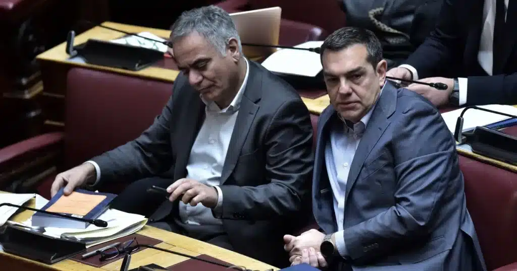Live-Βουλή: «Ναι» στο μπλόκο Κασιδιάρη από ΝΔ-ΠΑΣΟΚ, «παρών» ψηφίζει ο ΣΥΡΙΖΑ