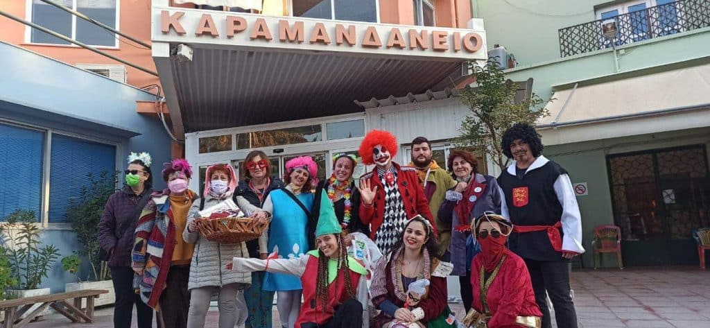 Πάτρα: Καρναβαλιστές σκόρπισαν χαμόγελα σε παιδιά που νοσηλεύονται