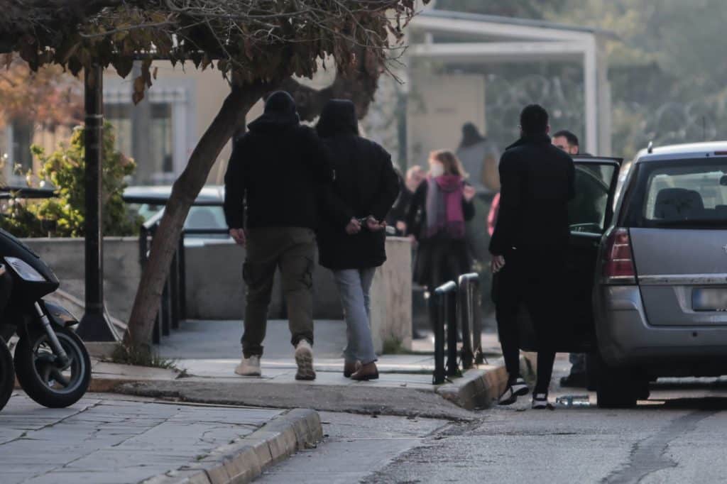 Κολωνός – Υπόθεση 12χρονης: Προφυλακίστηκαν οι 4 – Ελεύθερος με περιοριστικούς όρους 23χρονος