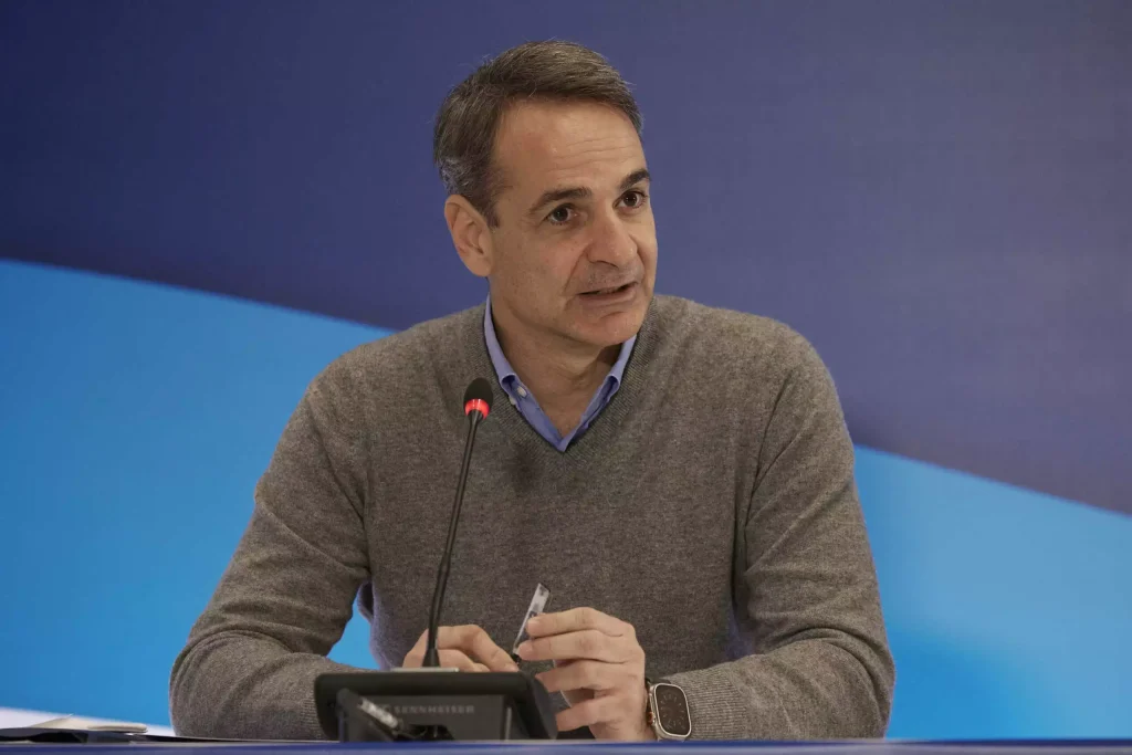 Κυριάκος Μητσοτάκης: Η «γνωριμία» με το ρομπότ Joy στη Λάρισα και η ξενάγηση στο Πάρκο Καινοτομίας «JOIST»