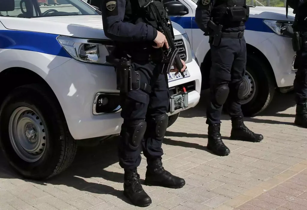 Ληστείες σε 24 πόλεις της Ελλάδας από τη «συμμορία των 11» – Δημοσιοποιήθηκαν τα στοιχεία τους Ληστείες σε 24 πόλεις της Ελλάδας από τη «συμμορία των 11» – Δημοσιοποιήθηκαν τα στοιχεία τους