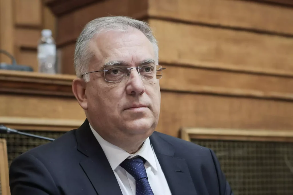 Τάκης Θεοδωρικάκος: Άμεση προτεραιότητα η κατασκευή του φράχτη στον Έβρο Τάκης Θεοδωρικάκος: Άμεση προτεραιότητα η κατασκευή του φράχτη στον Έβρο