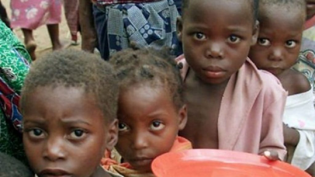 UNICEF: Εκατομμύρια παιδιά κινδυνεύουν με οξύ υποσιτισμό στην Υεμένη – Πεθαίνει ένα παιδί κάθε δέκα λεπτά UNICEF: Εκατομμύρια παιδιά κινδυνεύουν με οξύ υποσιτισμό στην Υεμένη – Πεθαίνει ένα παιδί κάθε δέκα λεπτά