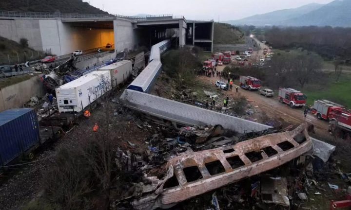 Tο ντοκουμέντο της ντροπής από τη μοιραία βάρδια του σταθμαρχείου Λάρισας