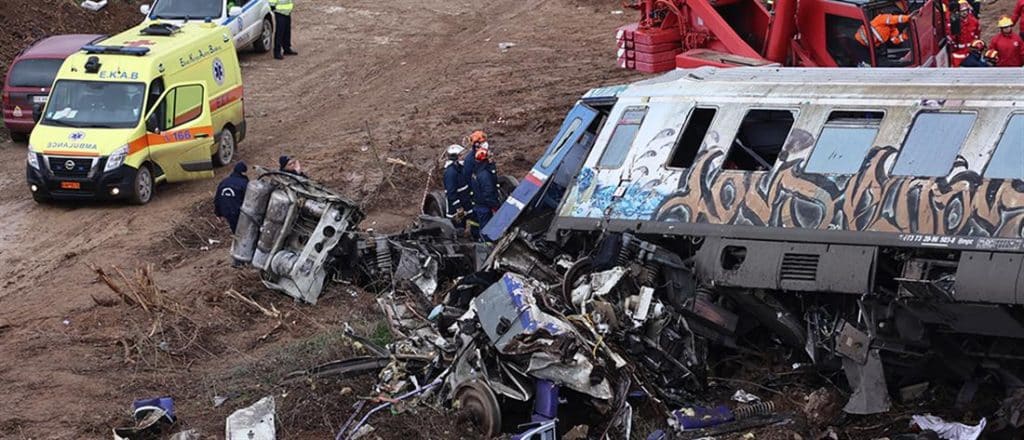ΠΟΕΔΗΝ: Τα ασθενοφόρα διαθέτουν συστήματα τηλεματικής, τα τρένα όχι