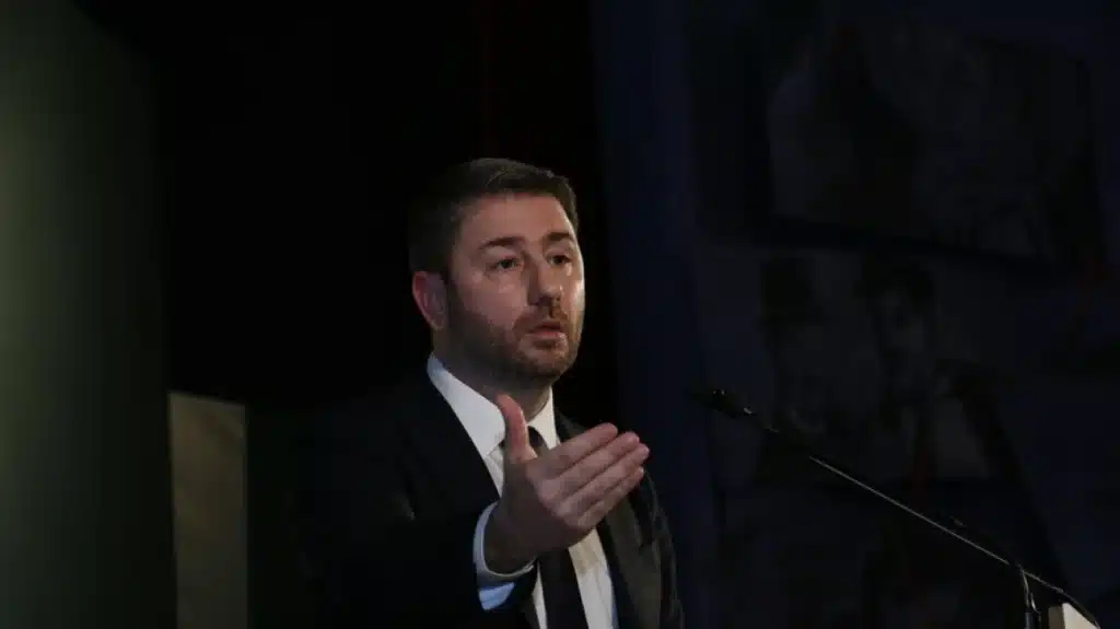 Ανδρουλάκης: Τα funds πήραν τα δάνεια και συμπεριφέρονται σαν στυγνά κοράκια Ανδρουλάκης: Τα funds πήραν τα δάνεια και συμπεριφέρονται σαν στυγνά κοράκια