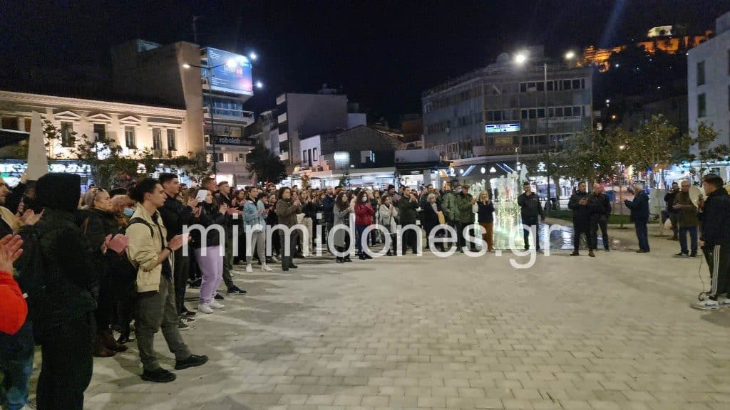 Λαμία: Διαμαρτυρία για το πολύνεκρο δυστύχημα των Τεμπών(φωτογραφίες-video) Λαμία: Διαμαρτυρία για το πολύνεκρο δυστύχημα των Τεμπών(φωτογραφίες-video)