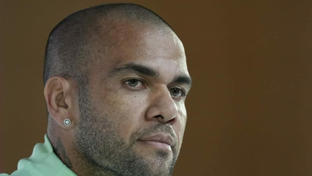 Ξεκίνησε απεργία πείνας ο Ντάνι Άλβες Ξεκίνησε απεργία πείνας ο Ντάνι Άλβες