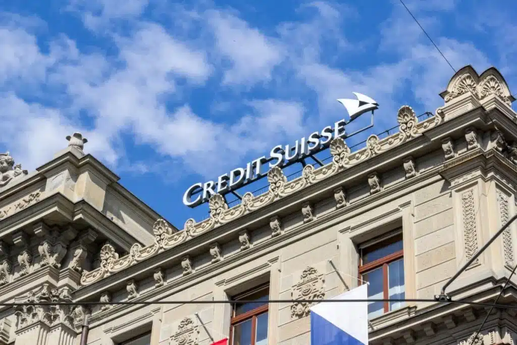Κλυδωνισμοί στις αγορές λόγω Credit Suisse – Sell off στις τράπεζες Κλυδωνισμοί στις αγορές λόγω Credit Suisse – Sell off στις τράπεζες