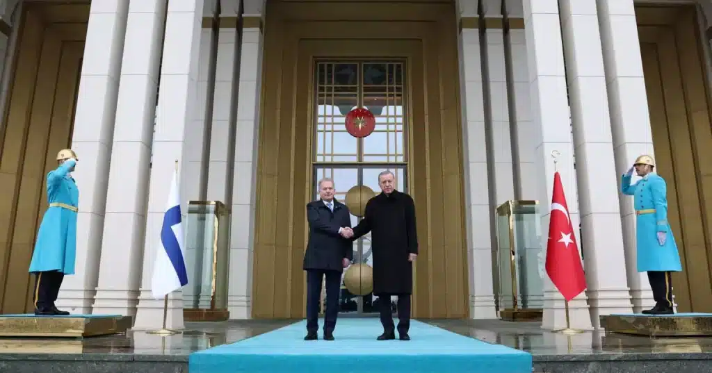 Ο Ερντογάν έδωσε το «πράσινο φως» για την ένταξη της Φινλανδίας στο NATO