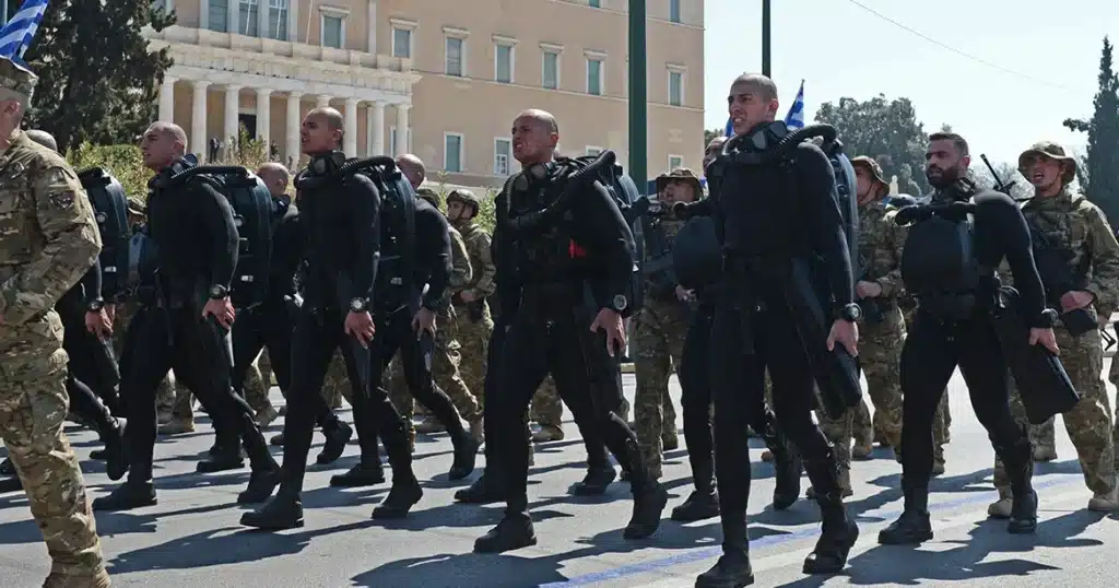 Μεγαλειώδης η στρατιωτική παρέλαση για την 25η Μαρτίου