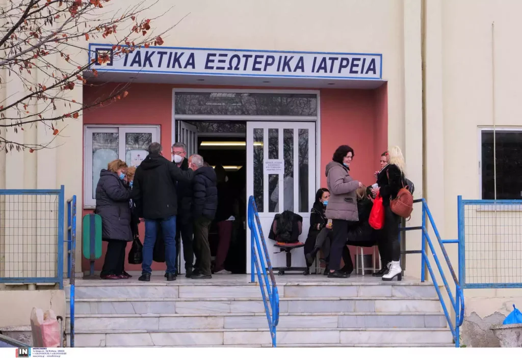 Σύγκρουση τρένων στα Τέμπη: «Μακάρι να είχαμε ζωντανούς να “παλέψουμε” αλλά μας έφερναν μόνο νεκρούς»