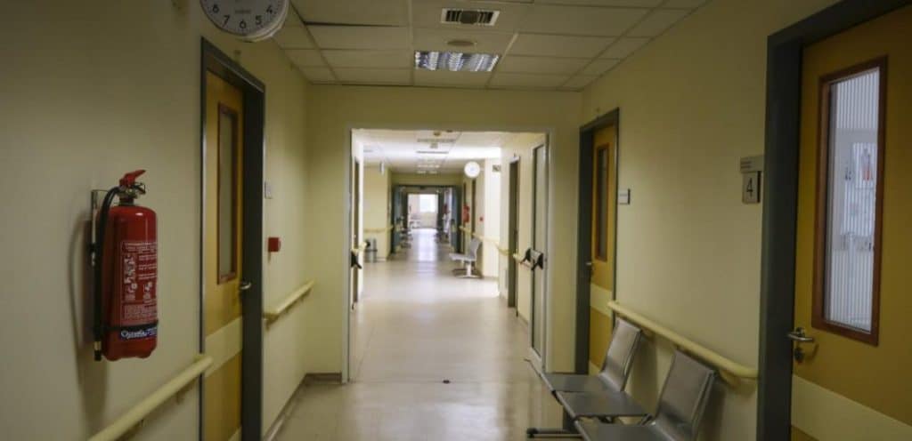 Λουκέτο σε δύο οικοτροφεία στην Αττική – Σε άθλιες συνθήκες ζούσαν 30 ψυχικά πάσχοντες