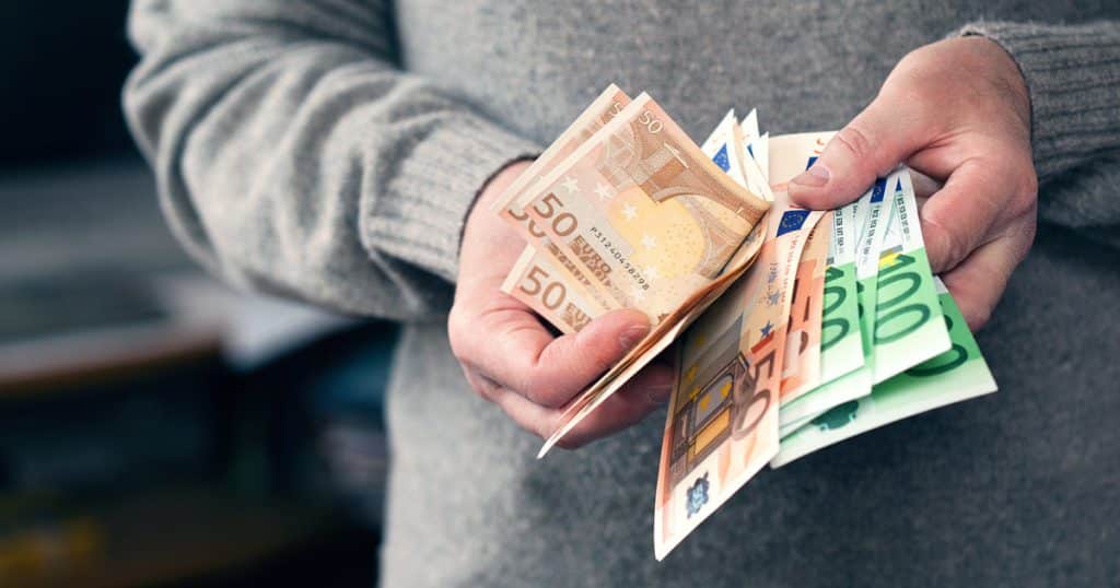Συντάξεις: Μπαράζ πληρωμών από σήμερα – Οι 7 κατηγορίες των δικαιούχων για το «μπόνους»