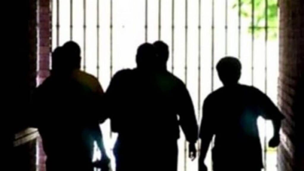 Ανήλικοι «γκάνγκστερ» Ανήλικοι «γκάνγκστερ»