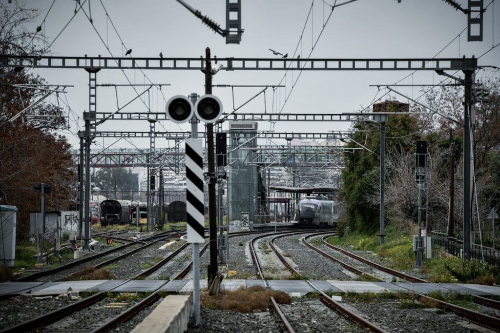 Έκλεβαν καλώδια απο το δίκτυο του ΟΣΕ στη Θήβα Έκλεβαν καλώδια απο το δίκτυο του ΟΣΕ στη Θήβα