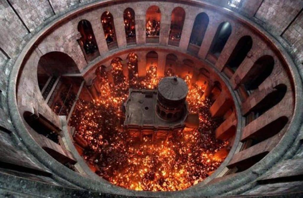 Σε απευθείας μετάδοση, η Τελετή Αφής του Αγίου Φωτός από τα Ιεροσόλυμα!
