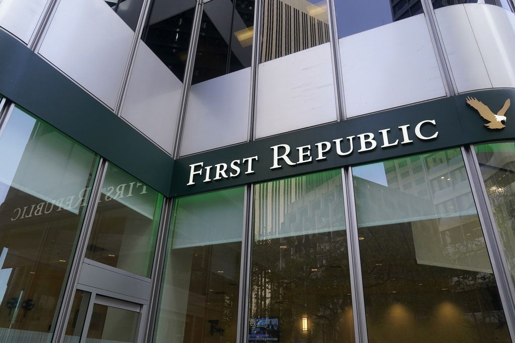First Republic: Οι ρυθμιστικοί φορείς των ΗΠΑ προσεγγίζουν υποψήφιους αγοραστές First Republic: Οι ρυθμιστικοί φορείς των ΗΠΑ προσεγγίζουν υποψήφιους αγοραστές