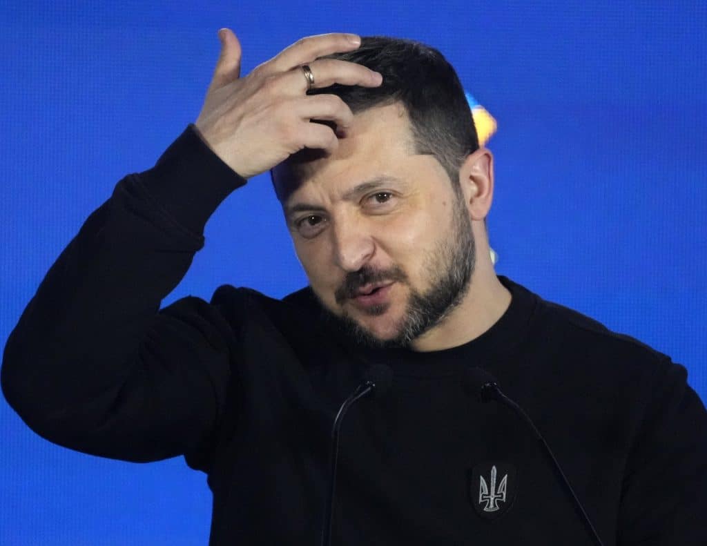 Πολωνία: Δέσμευση Ζελένσκι για λύση του προβλήματος με τις εισαγωγές ουκρανικών σιτηρών
