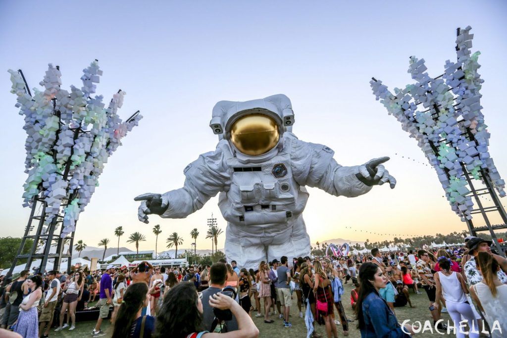 Χαμός στο Coachella, οι σταρ έβαλαν ό,τι πιο τρελό κυκλοφορεί και πήγαν στο φεστιβάλ -Σύγχρονοι χίπηδες Χαμός στο Coachella, οι σταρ έβαλαν ό,τι πιο τρελό κυκλοφορεί και πήγαν στο φεστιβάλ -Σύγχρονοι χίπηδες