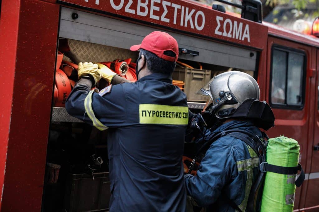 Θεσσαλονίκη: Φωτιά σε διαμέρισμα-Στο νοσοκομείο μία γυναίκα Θεσσαλονίκη: Φωτιά σε διαμέρισμα-Στο νοσοκομείο μία γυναίκα