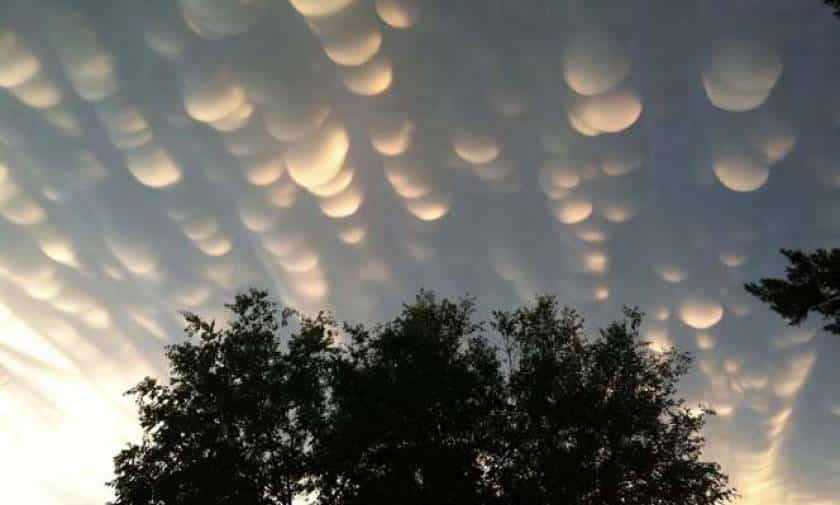 Τι είναι τα εντυπωσιακά σύννεφα «mammatus» που εμφανίστηκαν σε Μεσσηνία και Λακωνία Τι είναι τα εντυπωσιακά σύννεφα «mammatus» που εμφανίστηκαν σε Μεσσηνία και Λακωνία