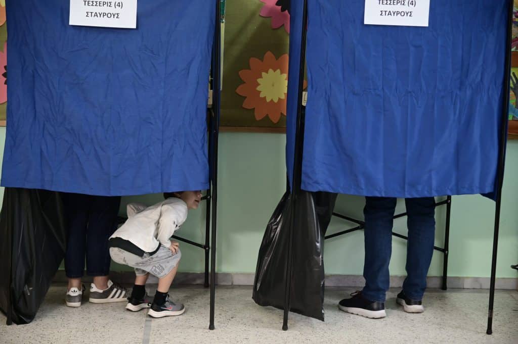 Εκλογές 2023: Στις 19:00 κλείνουν οι κάλπες – Γρίφος η αποχή