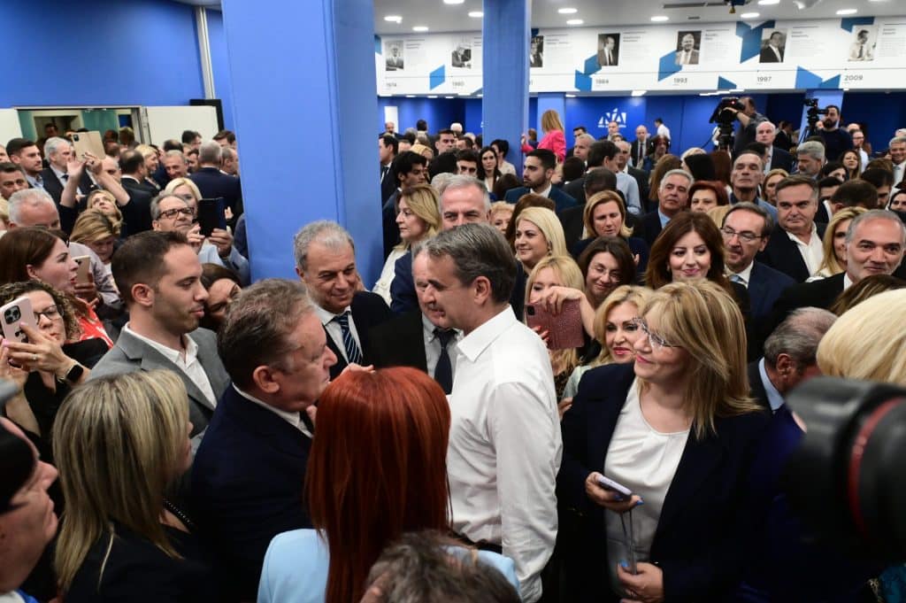 Μητσοτάκης στους βουλευτές του: «Όλοι στον αγώνα για σταθερή κοινοβουλευτική πλειοψηφία – Νικήθηκε η τοξικότητα»