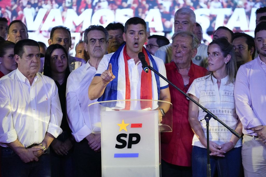 Ο Σαντιάγο Πένια, νέος πρόεδρος της Παραγουάης Ο Σαντιάγο Πένια, νέος πρόεδρος της Παραγουάης