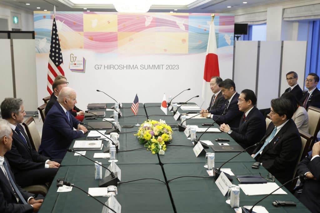 Νέες κυρώσεις ΗΠΑ και της G7 κατά της «ρωσικής πολεμικής μηχανής» στη σύνοδο κορυφής της Ομάδας των Επτά στην Ιαπωνία Νέες κυρώσεις ΗΠΑ και της G7 κατά της «ρωσικής πολεμικής μηχανής» στη σύνοδο κορυφής της Ομάδας των Επτά στην Ιαπωνία
