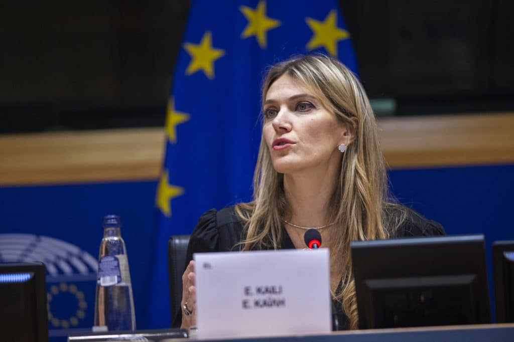 Οι όροι που επιβάλλονται στην Εύα Καϊλή μετά την αφαίρεση του ηλεκτρονικού βραχιολιού Οι όροι που επιβάλλονται στην Εύα Καϊλή μετά την αφαίρεση του ηλεκτρονικού βραχιολιού