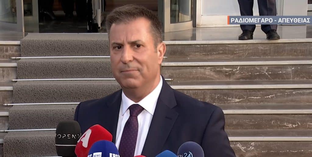 Εκλογές – Debate: Έφτασε στο ραδιομέγαρο της ΕΡΤ ο Παναγιώτης Στάθης – «Πρέπει να εμπλακούν οι δημοσιογράφοι πιο ενεργά»