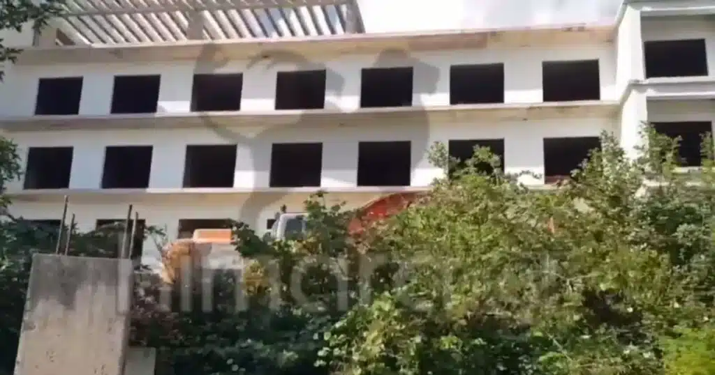 Νέα ένταση στη Χειμάρρα, απειλούν με κατεδάφιση κτίριο ιδιοκτησίας συνεργάτη του Μπελέρη Νέα ένταση στη Χειμάρρα, απειλούν με κατεδάφιση κτίριο ιδιοκτησίας συνεργάτη του Μπελέρη