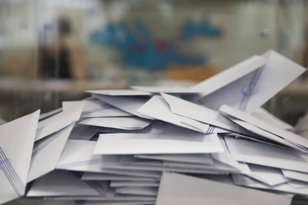Τα ρεκόρ εκλογικών συστημάτων και νόμων στην Ελλάδα – Η σύγκριση με άλλες δυτικές χώρες