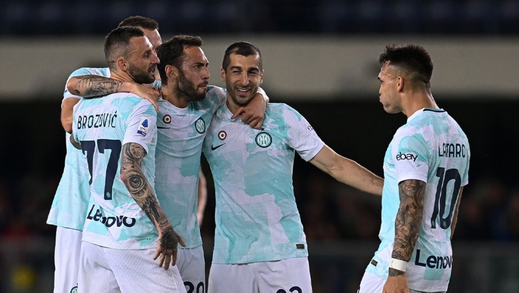 Βλέπει τ’ αστέρια με… εξάρα η Ίντερ | Έσωσε την παρτίδα στο 90+3 η Μίλαν Βλέπει τ’ αστέρια με… εξάρα η Ίντερ | Έσωσε την παρτίδα στο 90+3 η Μίλαν