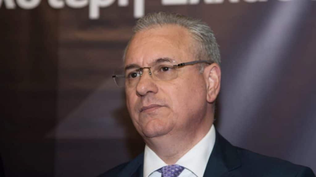 ΣΤΟΝ Ι.Ν. ΑΓ. ΑΘΑΝΑΣΙΟΥ ΣΤΑ ΛΟΥΚΙΣΙΑ Ο ΚΩΣΤΑΣ ΜΑΡΚΟΠΟΥΛΟΣ ΣΤΟΝ Ι.Ν. ΑΓ. ΑΘΑΝΑΣΙΟΥ ΣΤΑ ΛΟΥΚΙΣΙΑ Ο ΚΩΣΤΑΣ ΜΑΡΚΟΠΟΥΛΟΣ