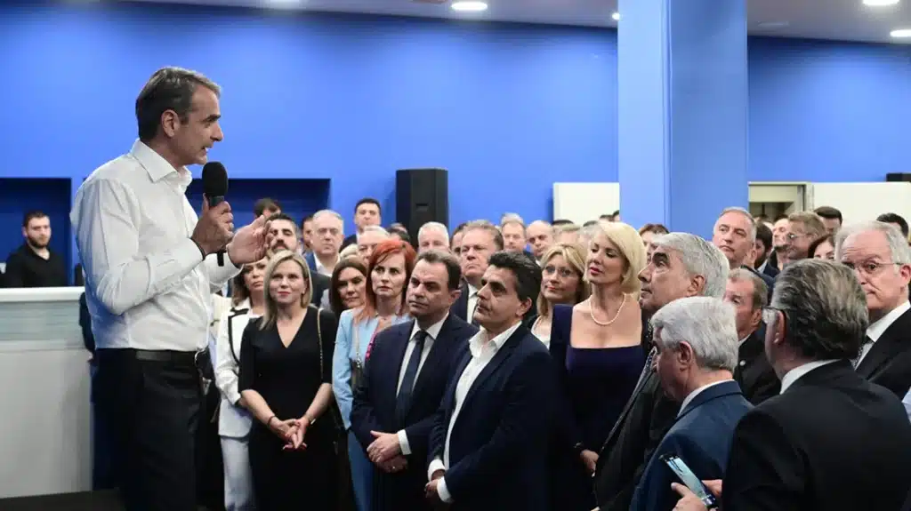 Εκλογές 2023: Συγχαρητήρια για τη νίκη αλλά και συναγερμός για τη νέα αναμέτρηση από Μητσοτάκη προς βουλευτές και υποψηφίους