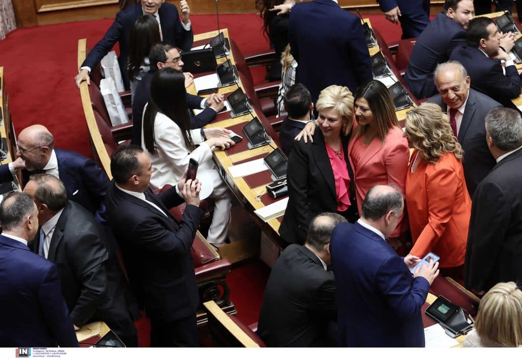 Εκλογές 2023: Live η ορκωμοσία των νέων βουλευτών για τη Βουλή της μίας μέρας
