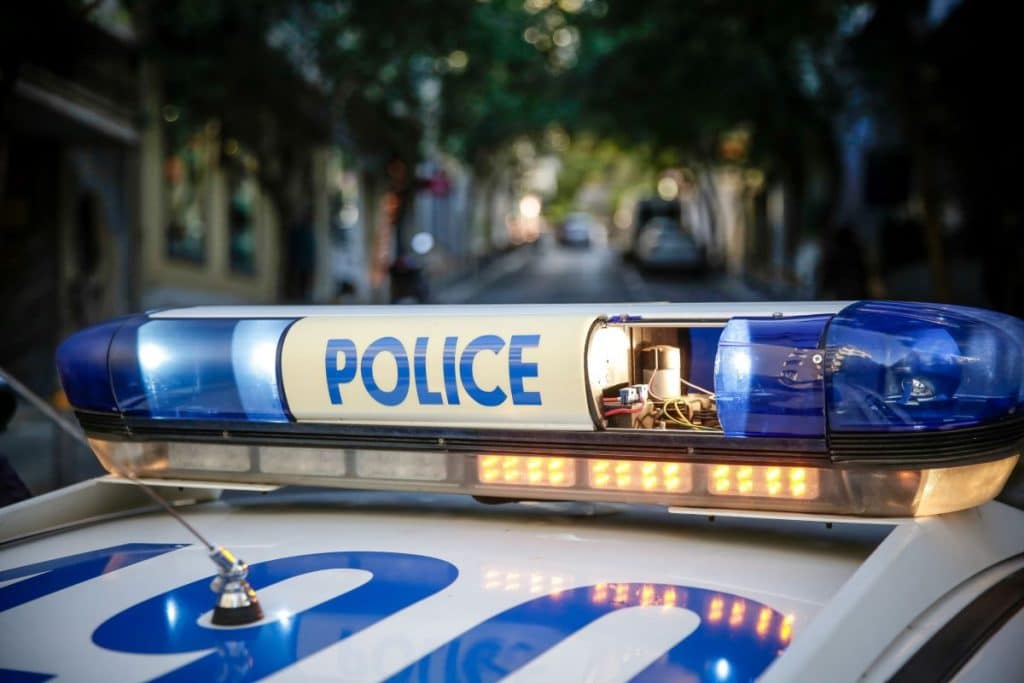 Υπόθεση 12χρονης – Κολωνός: Προσωρινά κρατούμενος ο ένας από τους 4 νέους κατηγορούμενους – Περιοριστικοί όροι στους άλλους 3