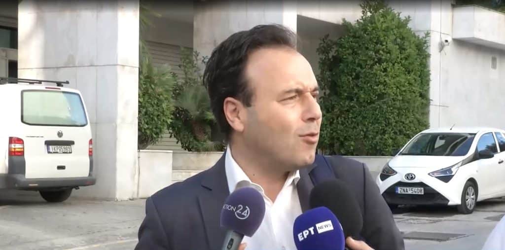 Υπ. Ψηφιακής Διακυβέρνησης: Δεν αναγνώρισαν στην είσοδο τον νέο υπουργό – Με ευτράπελο ξεκίνησε η πρώτη μέρα στο πόστο (video) Υπ. Ψηφιακής Διακυβέρνησης: Δεν αναγνώρισαν στην είσοδο τον νέο υπουργό – Με ευτράπελο ξεκίνησε η πρώτη μέρα στο πόστο (video)