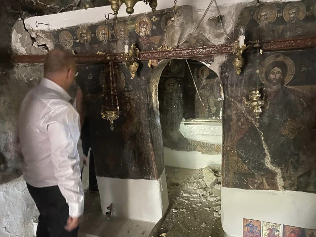 Γ. Οικονόμου από Έξαρχο: Δίπλα στους κατοίκους στα χωριά μας που επλήγησαν από τους σεισμούς των προηγούμενων ημερών Γ. Οικονόμου από Έξαρχο: Δίπλα στους κατοίκους στα χωριά μας που επλήγησαν από τους σεισμούς των προηγούμενων ημερών