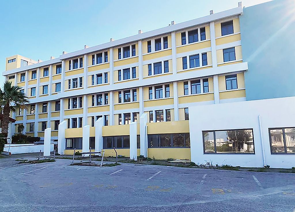 Ρόδος: Άγριος καβγάς στο Κτηματολόγιο – Υπάλληλος χτύπησε πολίτη με κάδρο στο κεφάλι Ρόδος: Άγριος καβγάς στο Κτηματολόγιο – Υπάλληλος χτύπησε πολίτη με κάδρο στο κεφάλι