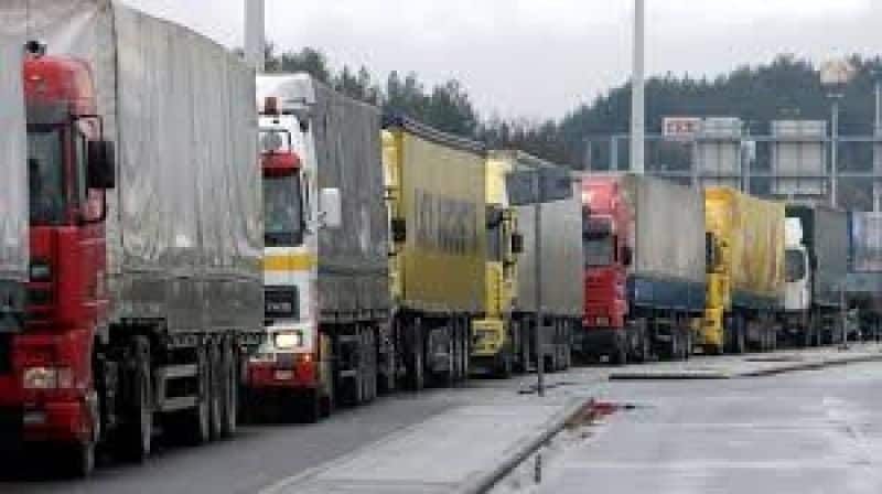 Κόσοβο: Εμπάργκο στα προϊόντα από την Σερβία – Δεκάδες φορτηγά ακινητοποιήθηκαν στα σύνορα Κόσοβο: Εμπάργκο στα προϊόντα από την Σερβία – Δεκάδες φορτηγά ακινητοποιήθηκαν στα σύνορα