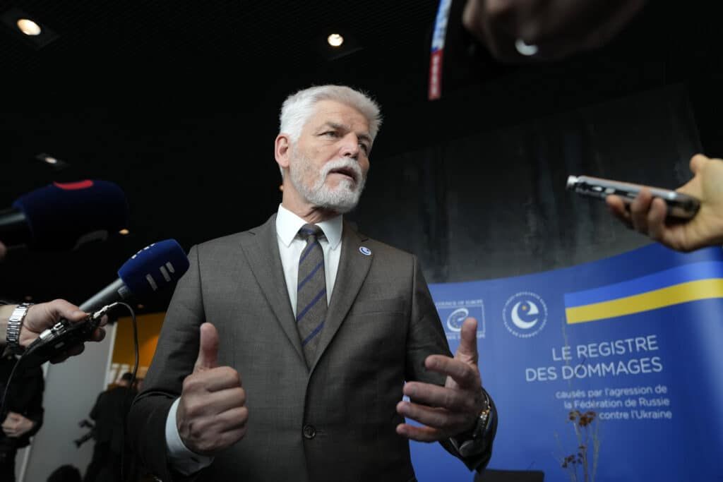 Ο πρόεδρος της Τσεχίας ζητά να παρακολουθούνται από τις υπηρεσίες ασφαλείας όλοι οι Ρώσοι που ζουν στο εξωτερικό Ο πρόεδρος της Τσεχίας ζητά να παρακολουθούνται από τις υπηρεσίες ασφαλείας όλοι οι Ρώσοι που ζουν στο εξωτερικό
