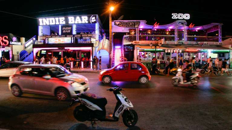Ζάκυνθος: Έξι συλλήψεις Βρετανών για κατοχή και διακίνηση ναρκωτικών στον Λαγανά Ζάκυνθος: Έξι συλλήψεις Βρετανών για κατοχή και διακίνηση ναρκωτικών στον Λαγανά