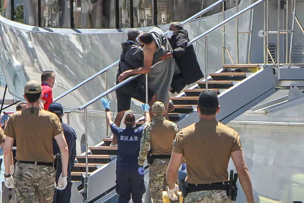 Ναυάγιο στην Πύλο: Τριήμερο Εθνικό Πένθος κήρυξε ο υπηρεσιακός πρωθυπουργός Ναυάγιο στην Πύλο: Τριήμερο Εθνικό Πένθος κήρυξε ο υπηρεσιακός πρωθυπουργός