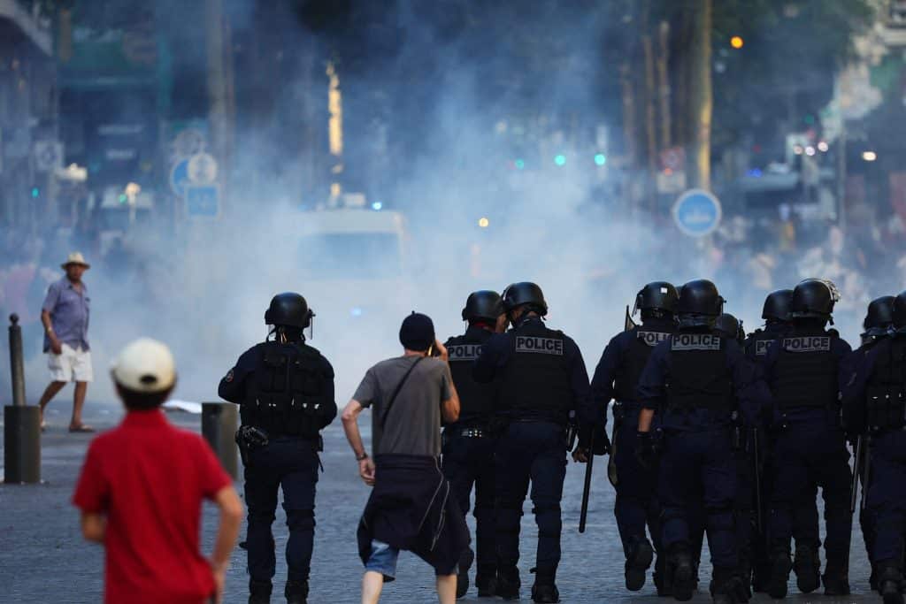 Δολοφονία 17χρονου – Γαλλία: Έπεσαν με κλεμμένο ΙΧ στο σπίτι δημάρχου – Σε σοκ η οικογένεια
