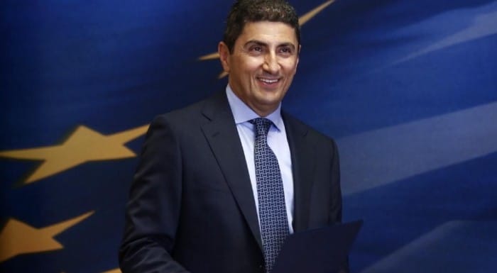 Πρεμιέρα Αυγενάκη στην Ισπανία για το Συμβούλιο των Yπουργών Πρεμιέρα Αυγενάκη στην Ισπανία για το Συμβούλιο των Yπουργών