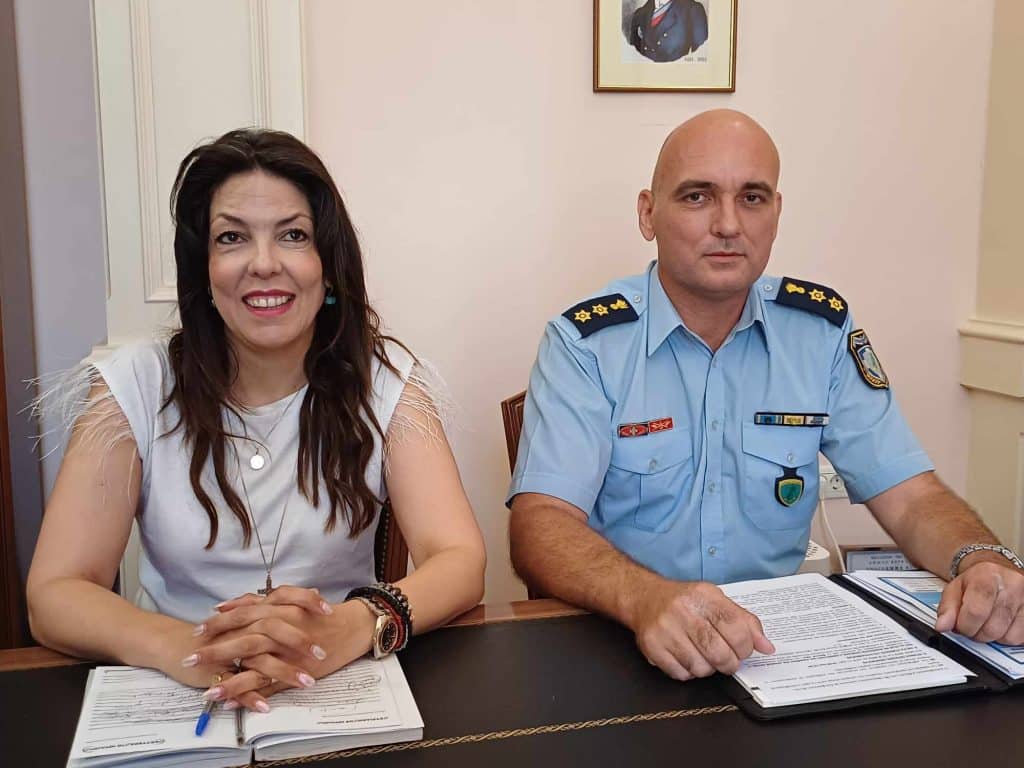 Κέρκυρα: Περιορίζεται η πρόσβαση οχημάτων στο ιστορικό κέντρο από τη Δευτέρα (χάρτης) Κέρκυρα: Περιορίζεται η πρόσβαση οχημάτων στο ιστορικό κέντρο από τη Δευτέρα (χάρτης)