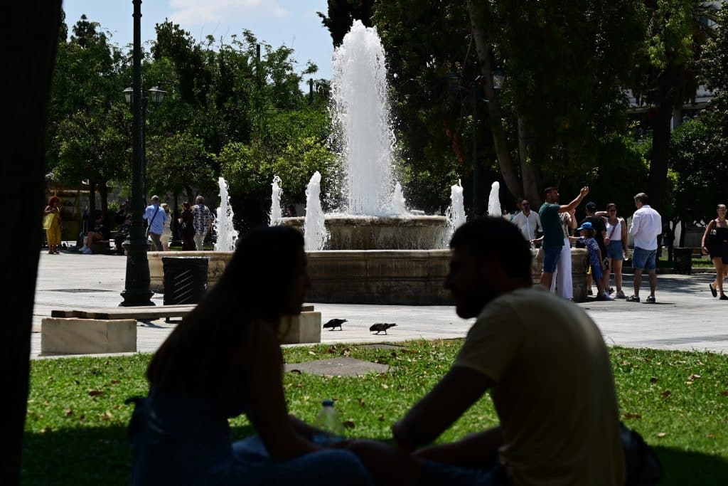 O καιρός με τον Παναγιώτη Γιαννόπουλο: Υποχωρεί η θερμοκρασία το ΣΚ, όμως στο βάθος καύσωνας διαρκείας